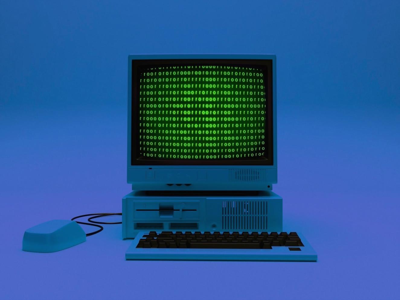 Студенты изучают принципы UX дизайна